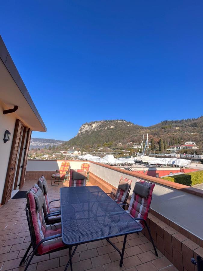 Favola Bella The Panoramic Penthouse Apartman Bardolino Kültér fotó